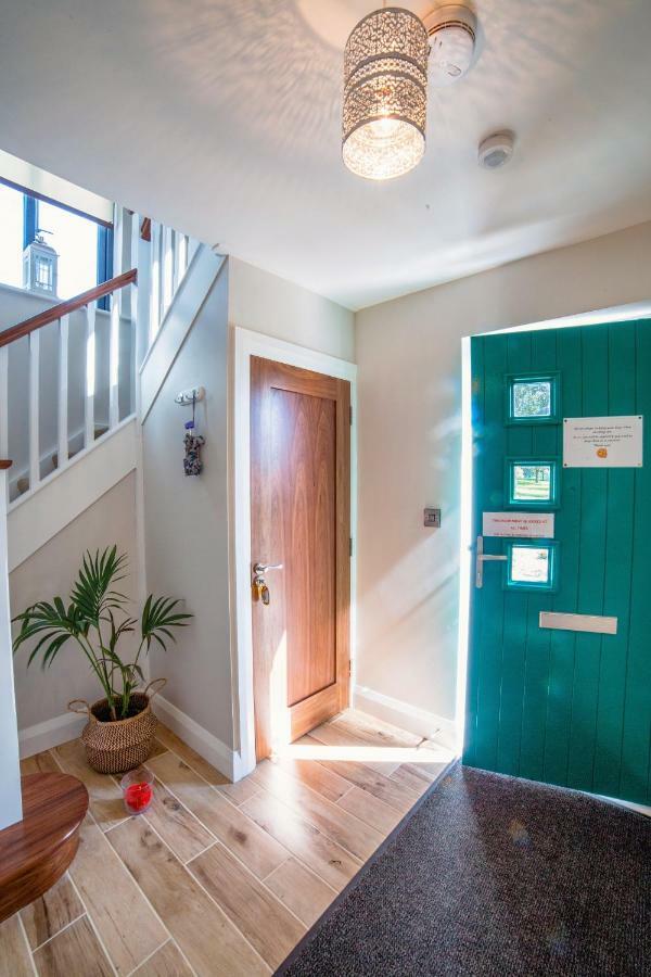 Taim Lodge Westport Buitenkant foto